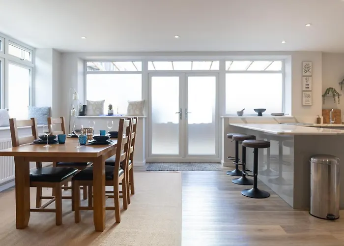 Amazing New Spacious Apartment In Se1