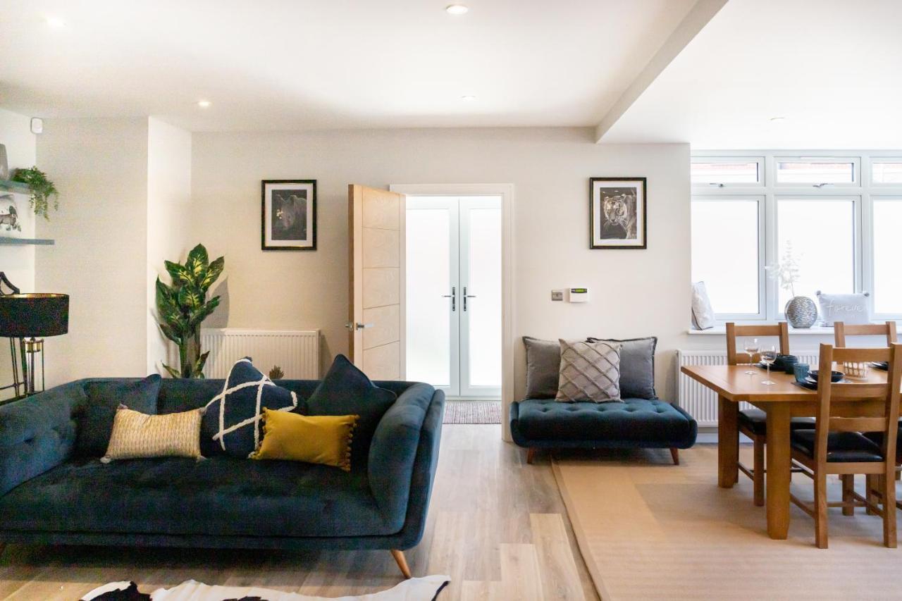 Amazing New Spacious In Se1 Apartment *