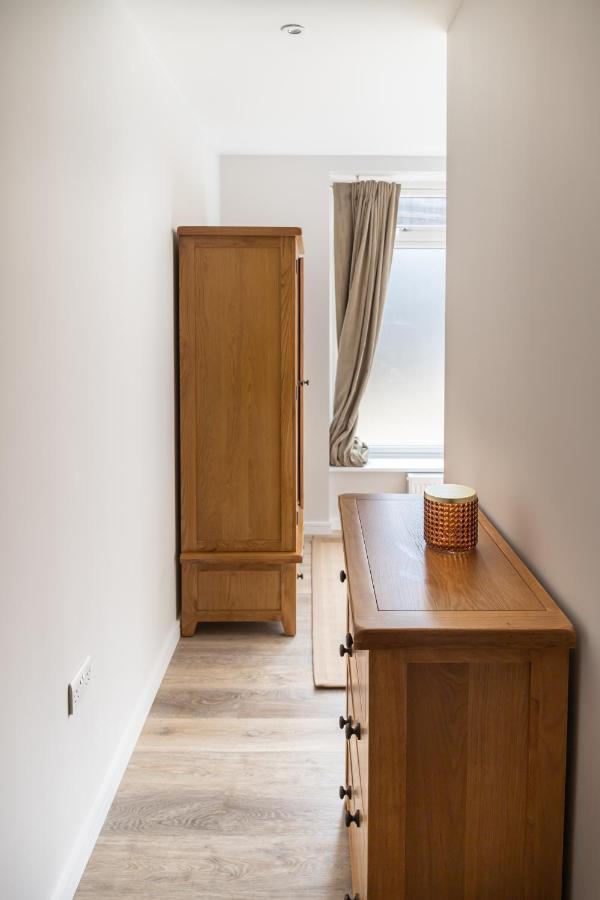Amazing New Spacious In Se1 * London