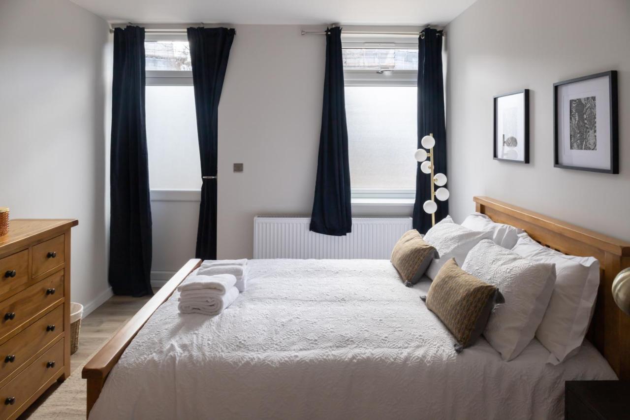 Amazing New Spacious In Se1 Apartment London