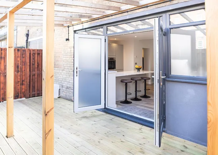 Amazing New Spacious Apartment In Se1